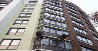 Установка крыши на балкон Лангепас цена от 1057 руб. м/2.